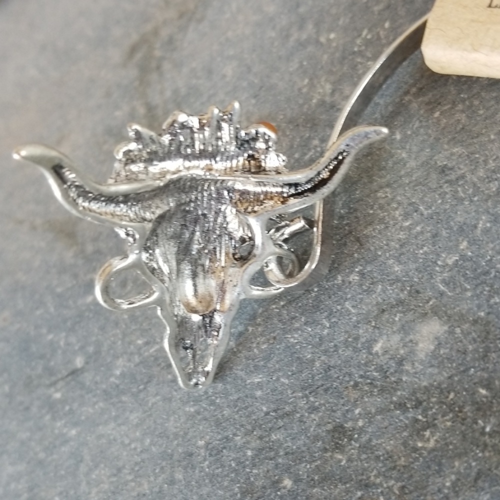 So Western boho Floral Wreath Steer head Bracelet - Picture 8 of 8